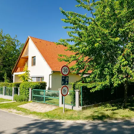 Carlo By Interhome Apartmán Balatonszárszó
